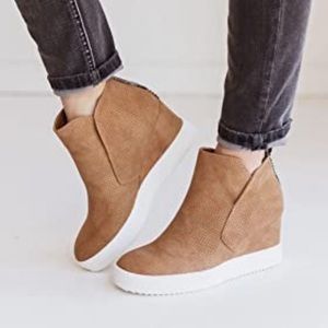 Women’s Hidden Wedge Sneakers Booties Sz 10